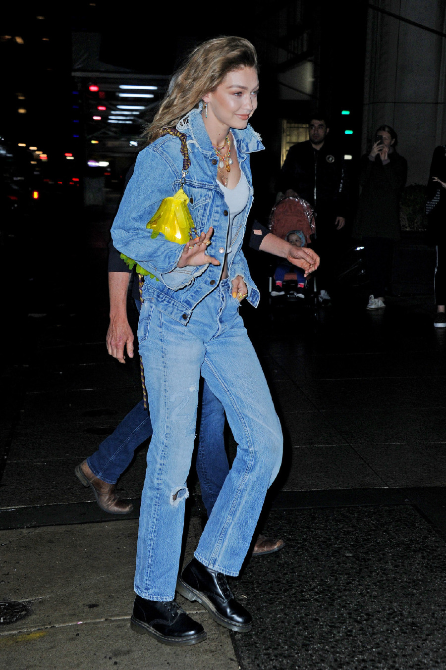 Gigi Hadid'in Denim on Denim Temalı 24. Doğum Günü Partisi