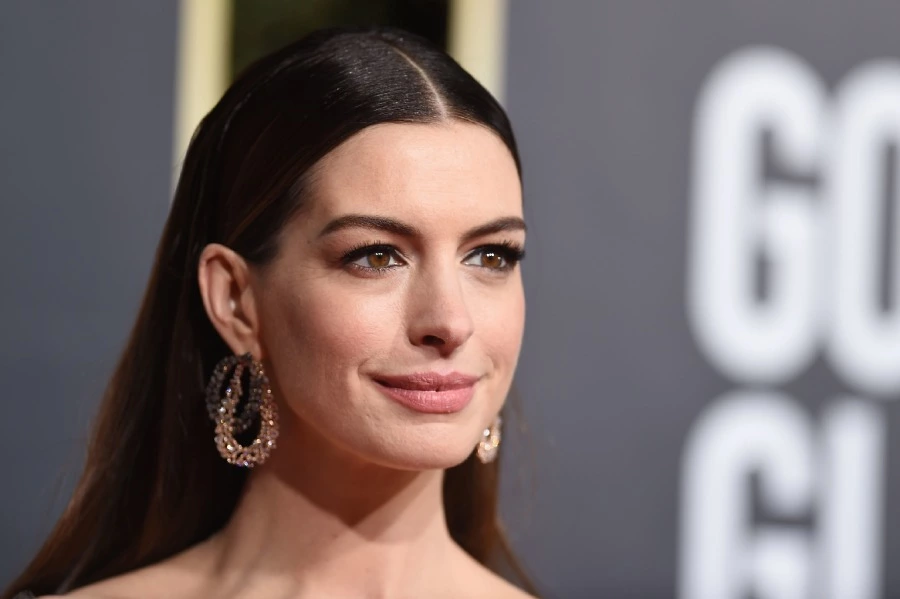 Anne Hathaway'in 70'ler İlhamlı Yeni Saç Kesimi anne hathaway