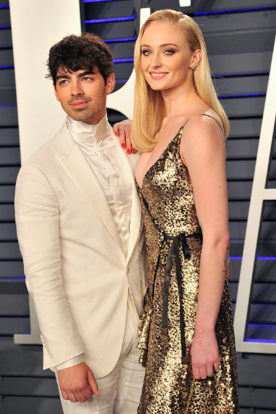 Sophie Turner ve Joe Jonas Sonunda Evlendi, Hem de Vegas'ta!