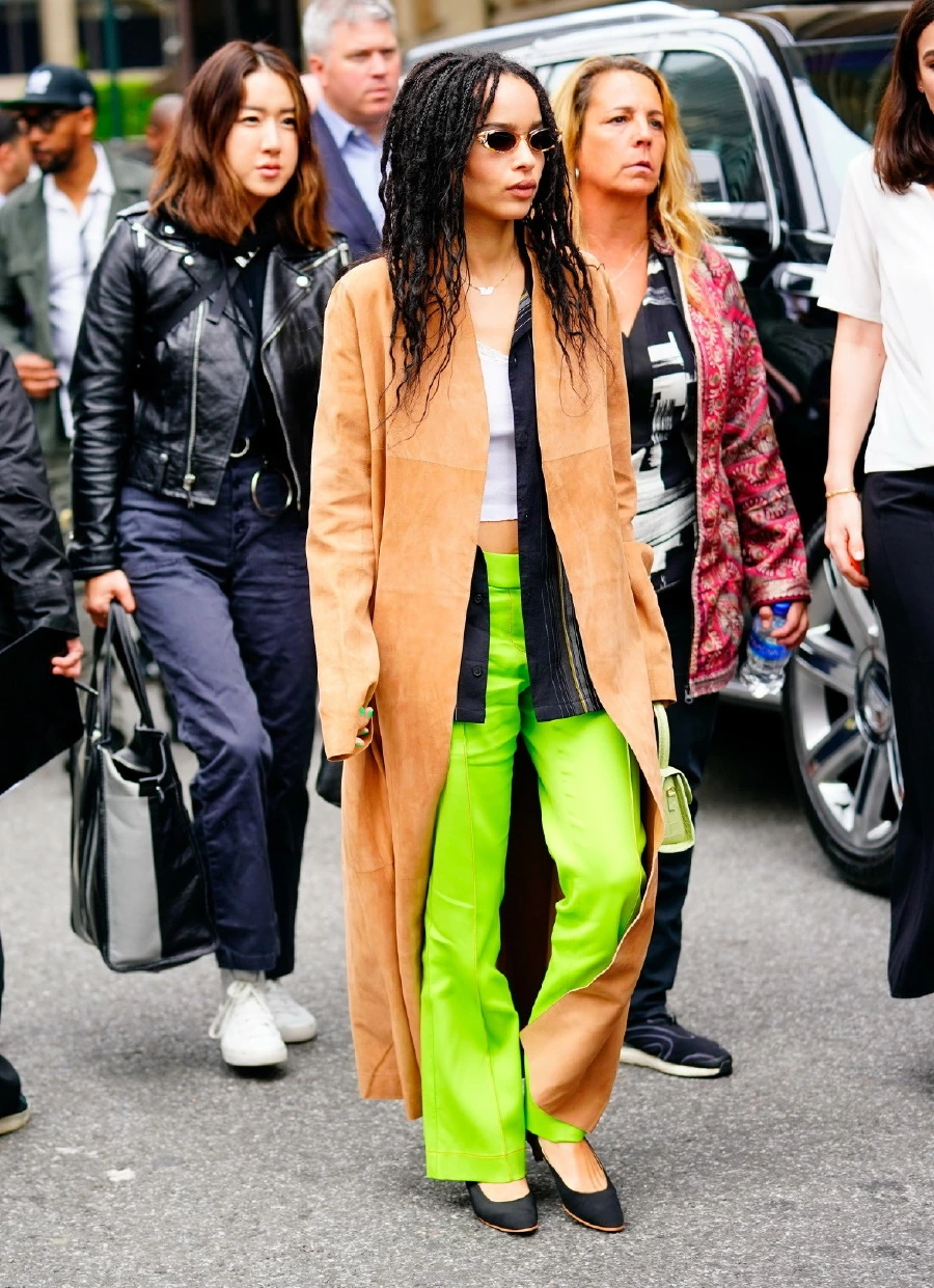 Zoë Kravitz'in Güney Kaliforniyalı Stilindeki Sürpriz Element Hangisi? zoe kravitz