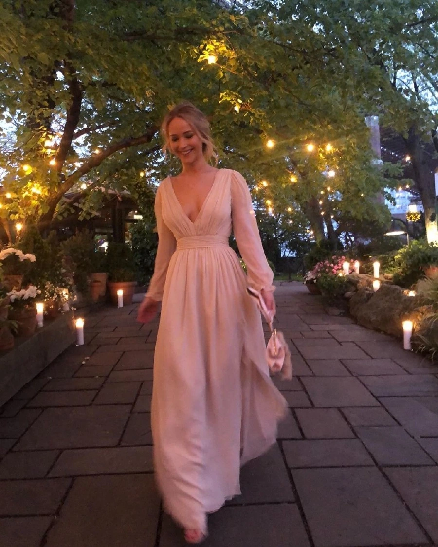 Jennifer Lawrence'ın Büyülü Nişanından İlk Kare Yayınlandı! jennifer lawrence nişan