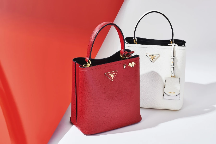 Çağdaş, Minimalist ve Rafine: Prada Panier Çağdaş, Minimalist ve Rafine: Prada Panier