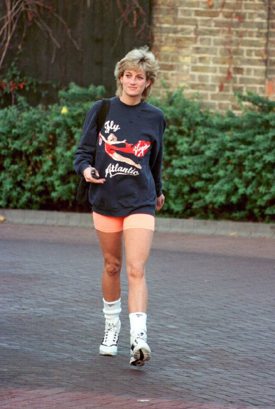 Lady Diana'nın İkonik Sweatshirt'ü Açık Artırmada! Lady Diana'nın İkonik Sweatshirt'ü Açık Artırmada!