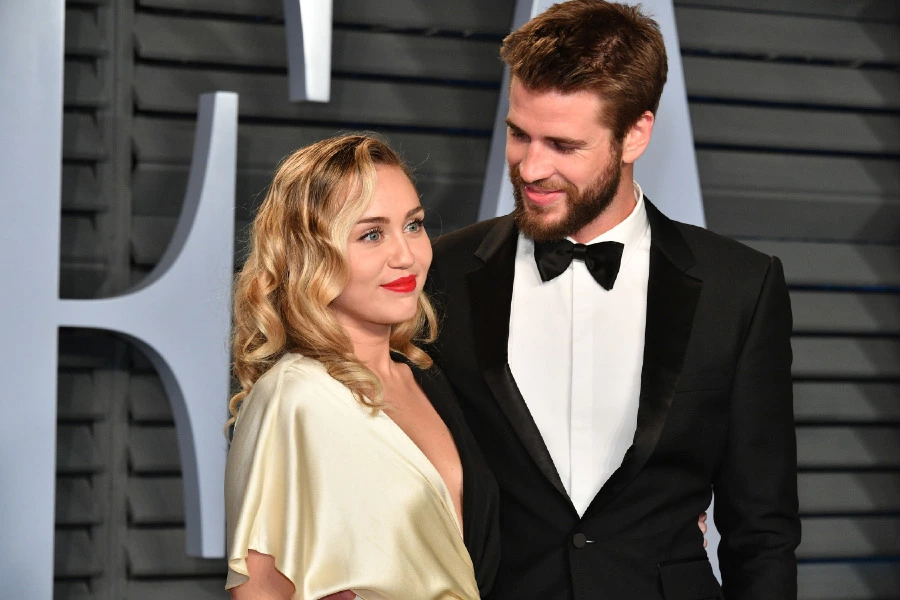 Liam Hemsworth ve Miley Cyrus Boşanıyor! Liam Hemsworth ve Miley Cyrus Boşanıyor!