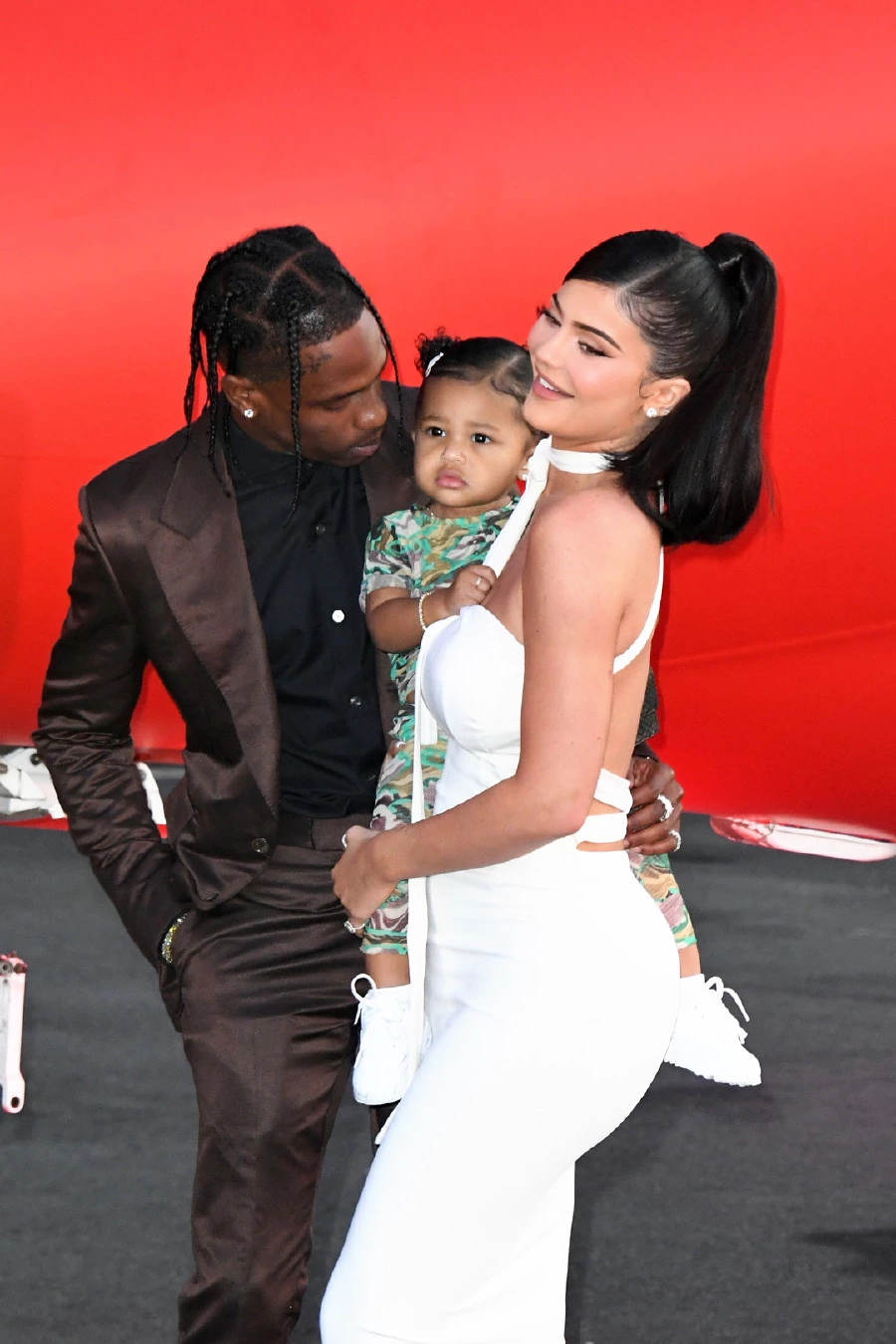 Kylie Jenner'ın Kızı Stormi Webster'ın İlk Kırmızı Halı Çıkarması netflix, travis, scott,