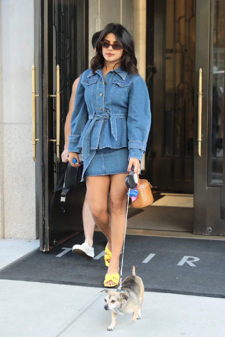 Priyanka Chopra Denim Stilinde Gigi Hadid'in İzinde priyanka,chopra