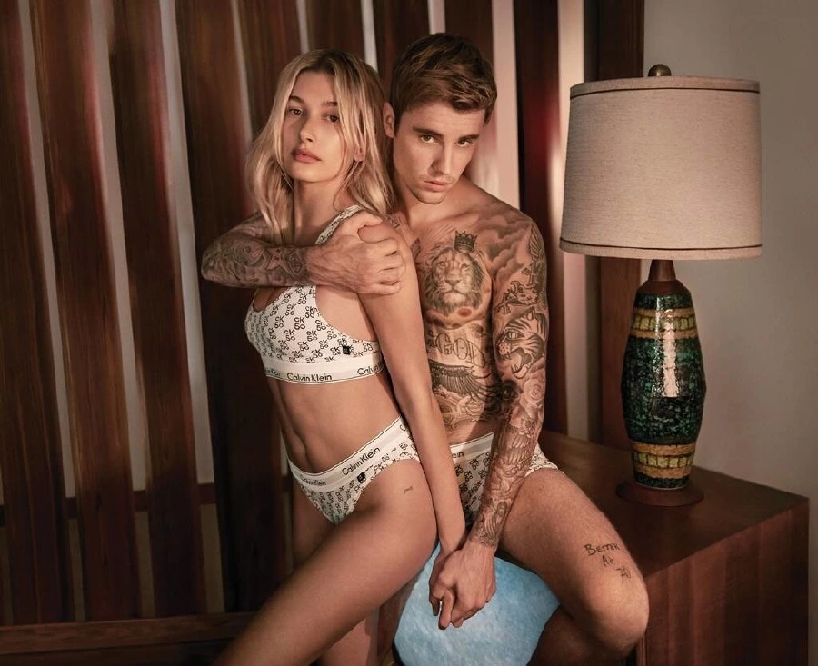 Hailey ve Justin Bieber Calvin Klein için Kamera Karşısında Hailey ve Justin Bieber Calvin Klein için Kamera Karşısında