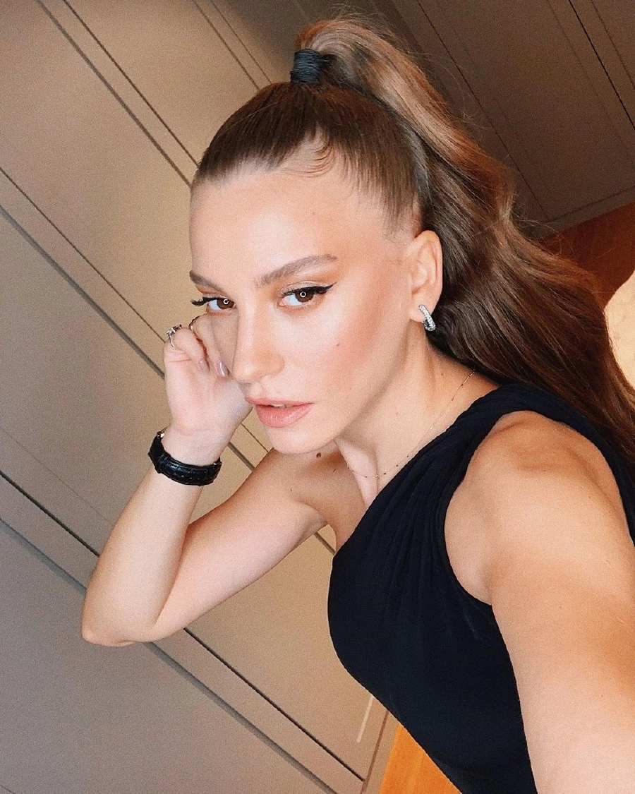 Serenay Sarıkaya'nın İlham Veren 5 Saç Modeli Serenay Sarıkaya