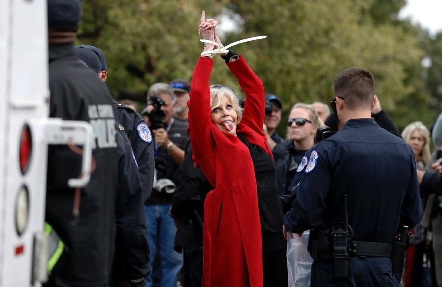 İklim Değişikliğinin Asil Savunucusu: Jane Fonda İklim Değişikliğinin Asil Savunucusu: Jane Fonda
