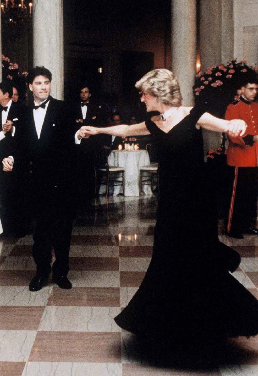 Lady Diana'nın İkonik Beyaz Saray Elbisesi Açık Artırmada! lady,diana,elbise