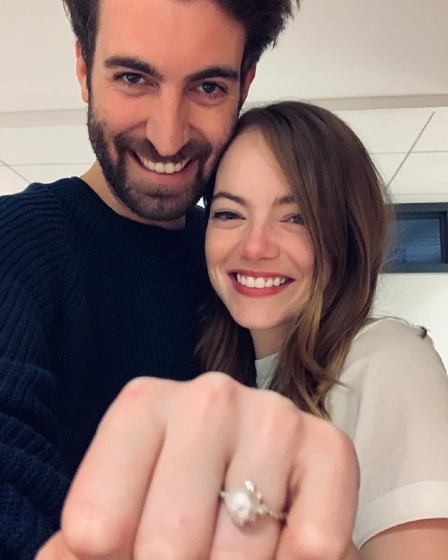 Emma Stone ve Dave McCary Nişanlandı Emma Stone ve Dave McCary Nişanlandı
