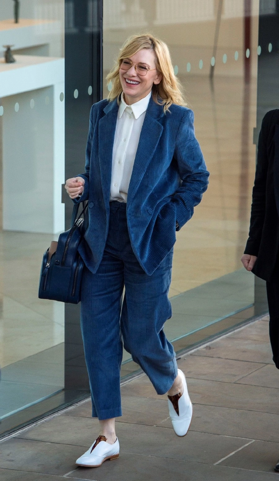 Yılın Rengi Cate Blanchett'ın Mango Takım Oyununda Açığa Çıkarsa cate,blanchett