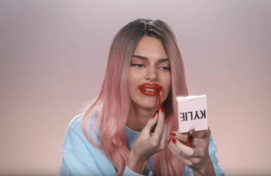 Kendall Jenner'ın Kız Kardeşi Kylie Jenner'a Dönüşümü