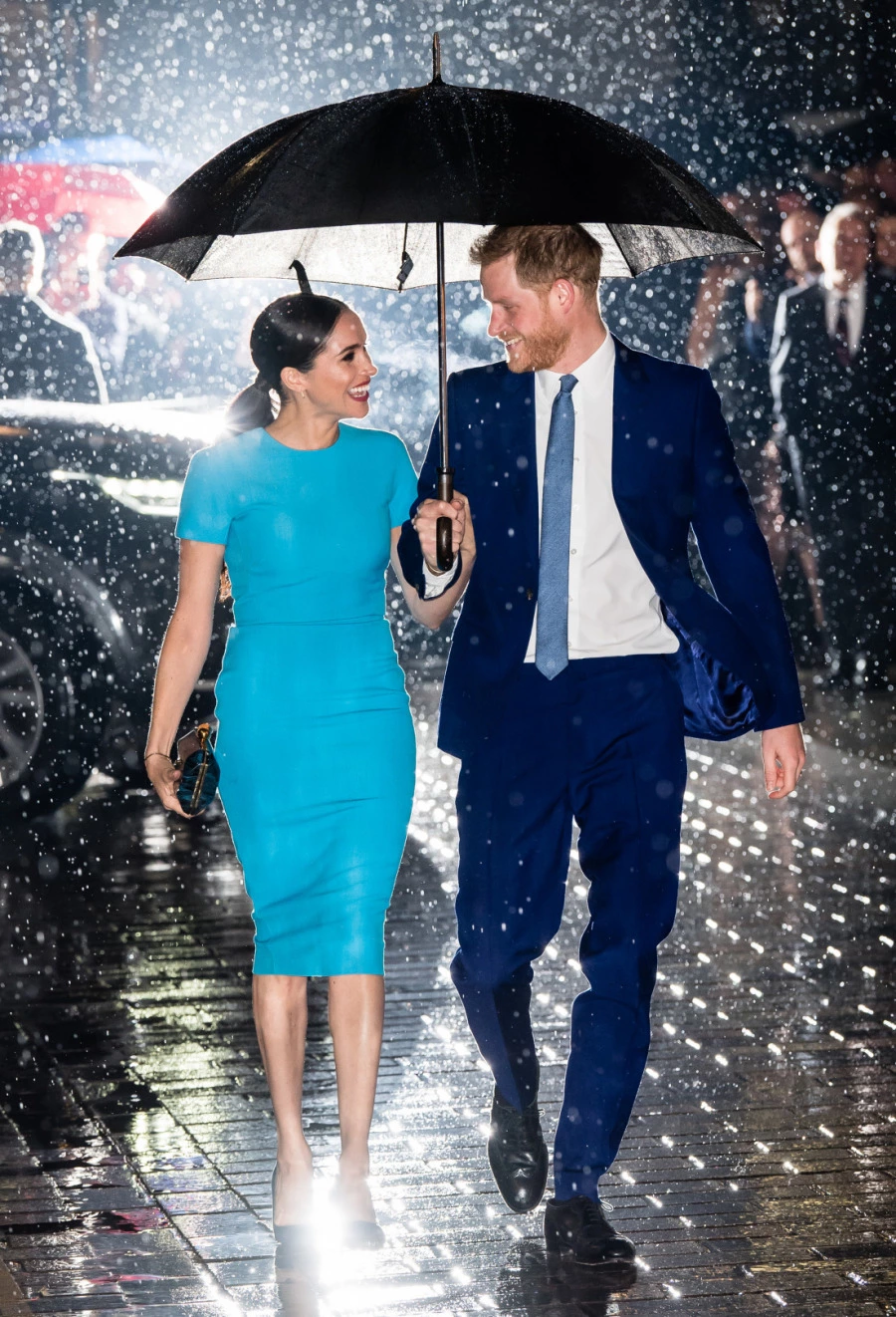Meghan Markle ve Prens Harry'nin Monarşiden Uzak Romantizmi Meghan Markle ve Prens Harry'nin Monarşiden Uzak Romantizmi
