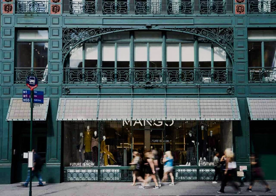Mango'dan İki Milyon Maske Mango'dan İki Milyon Maske