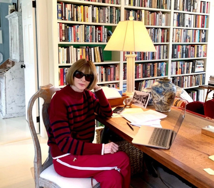 Anna Wintour'un Şaşırtan Ev Kombini Anna Wintour'un Şaşırtan Ev Kombini