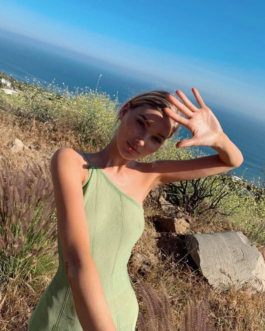 Güneşsiz Bronzluk: Yüz için En İyi 7 Self-Tanner