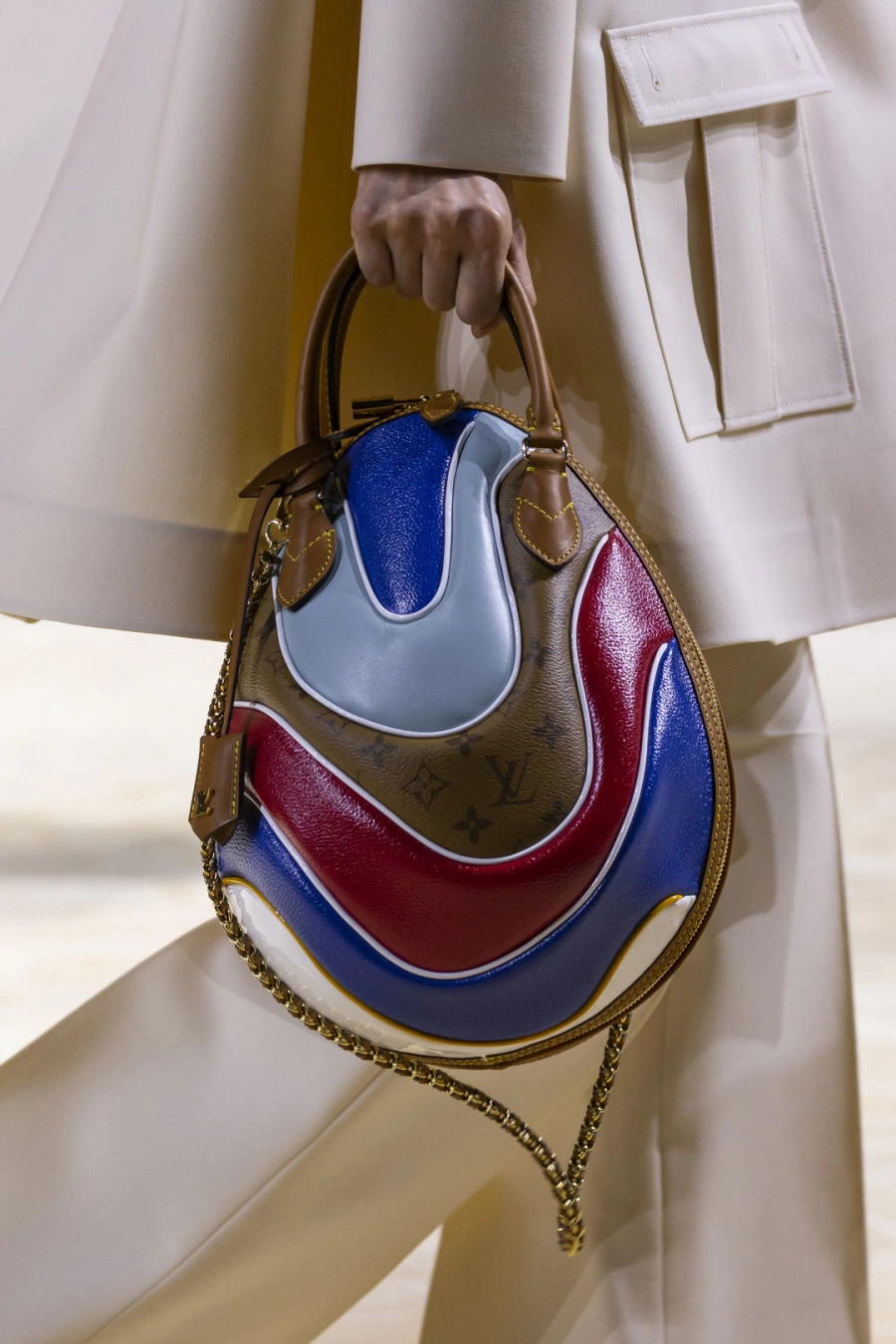 Louis Vuitton Çantaları Johnny Coca'nın Yaratıcılığına Emanet Louis Vuitton Çantaları Johnny Coca'nın Yaratıcılığına Emanet