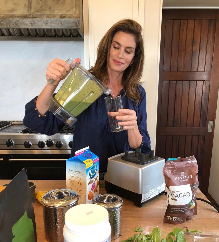 Cindy Crawford'un Sağlıklı Smoothie Tarifi Cindy Crawford'un Sağlıklı Smoothie Tarifi