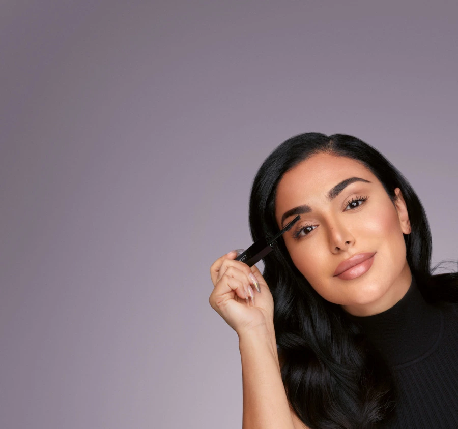 Huda Beauty’den Takma Kirpik Etkili Maskara