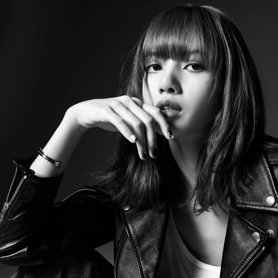 K-pop’tan Yüksek Modaya Geçiş K-pop’tan Yüksek Modaya Geçiş