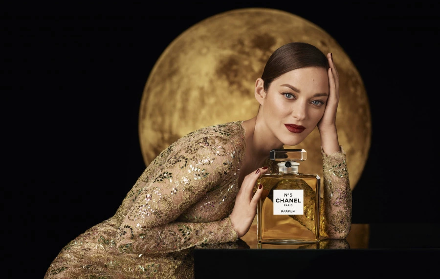 Chanel No5'in Büyüleyici Yüzü Marion Cotillard Chanel No5'in Büyüleyici Yüzü Marion Cotillard
