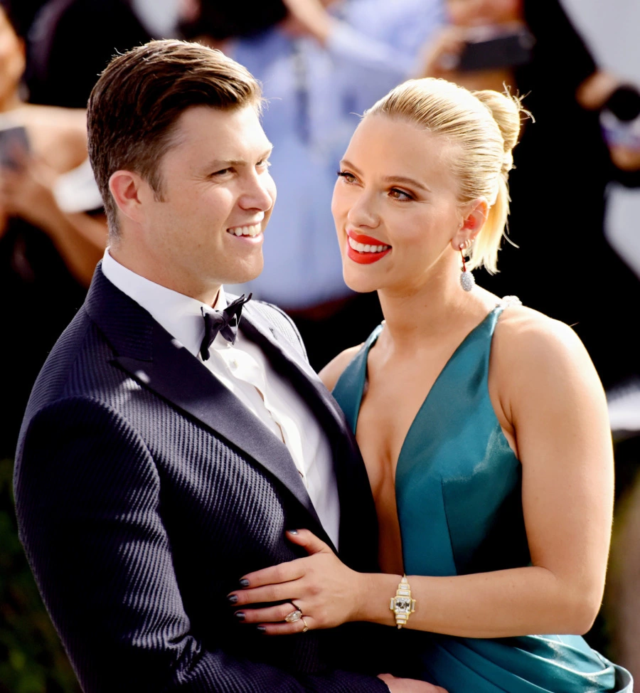 Scarlett Johansson ile Colin Jost Gizli Bir Düğünle Evlendi Scarlett Johansson ile Colin Jost Gizli Bir Düğünle Evlendi