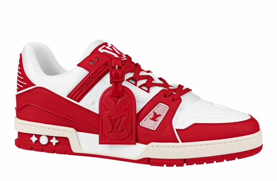 #VOGUESosyalEtki: Mesajlı Yürüyüş; Louis Vuitton ve (RED) ortaklığı #VOGUESosyalEtki: Mesajlı Yürüyüş; Louis Vuitton ve (RED) ortaklığı