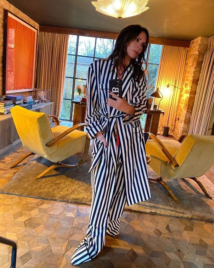 Yılbaşı İçin En Şık Pijama Takımları Victoria Beckham