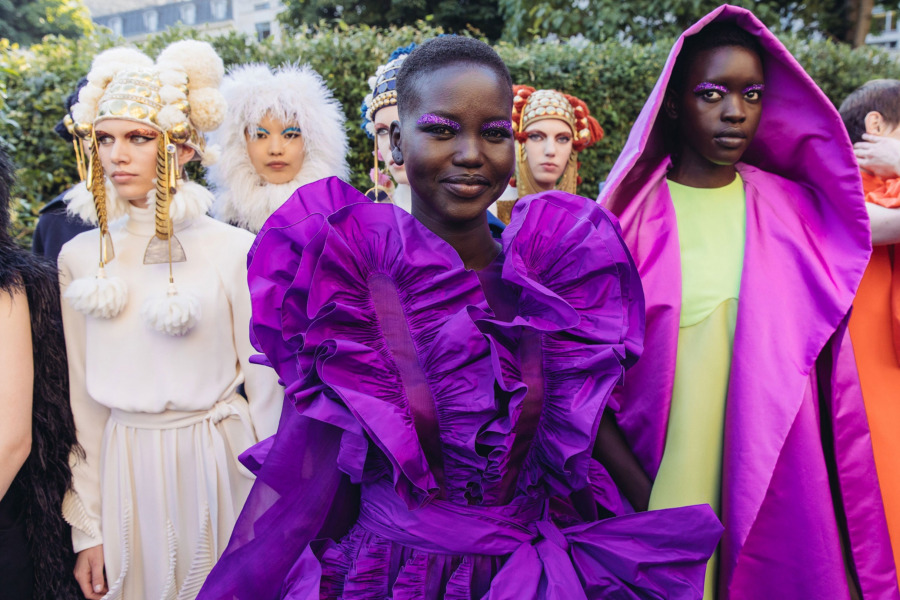 Favori Couture Görünümünüzü Yeniden Yaratın: #VogueCouchCouture