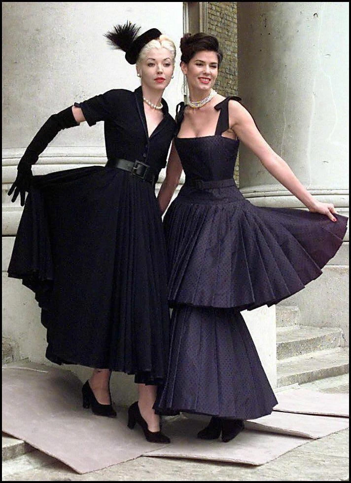Tarihe Geçen Siyah Elbiseler Dior