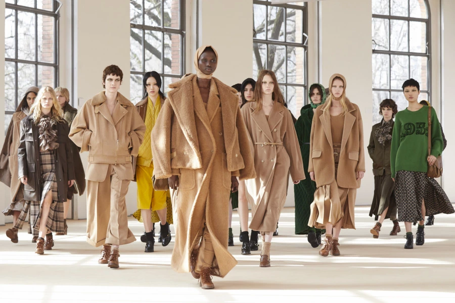 Max Mara Kadınların Gücünü Kutluyor Max Mara Kadınların Gücünü Kutluyor