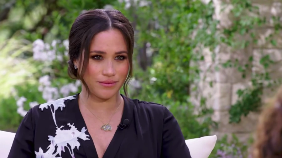 Meghan'ın Oprah Röportajında Taktığı Mücevherlerin Mesajı Meghan'ın Oprah Röportajında Taktığı Mücevherlerin Mesajı