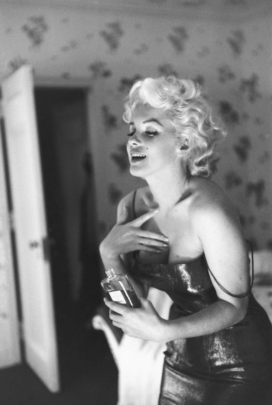 İkonik Parfüm Chanel No.5 100 Yaşında İkonik Parfüm Chanel No.5 100 Yaşında