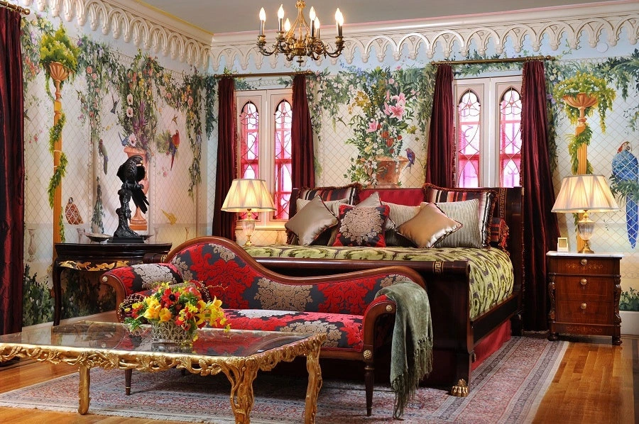 İç Mekanlarıyla Sürükleyen Diziler The Assassination of Gianni Versace: American Crime Story interior