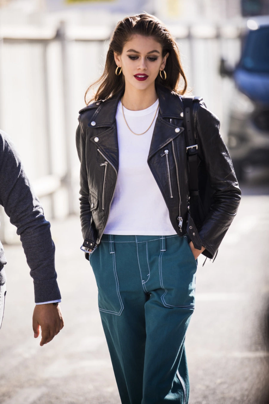 6 Maddede Beyaz Tişört Rehberi Kaia Gerber