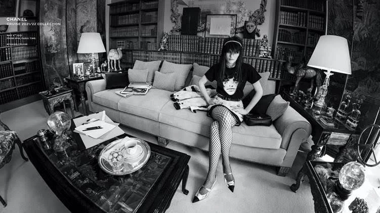 Coco Chanel’in İkonik Dairesi 2022 Cruise Koleksiyonuna Ev Sahipliği Yaptı Coco Chanel’in İkonik Dairesi 2022 Cruise Koleksiyonuna Ev Sahipliği Yaptı