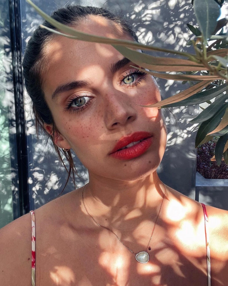 Pürüzsüz Sonuç : En Etkili 10 Yüz Peeling'i sara sampaio