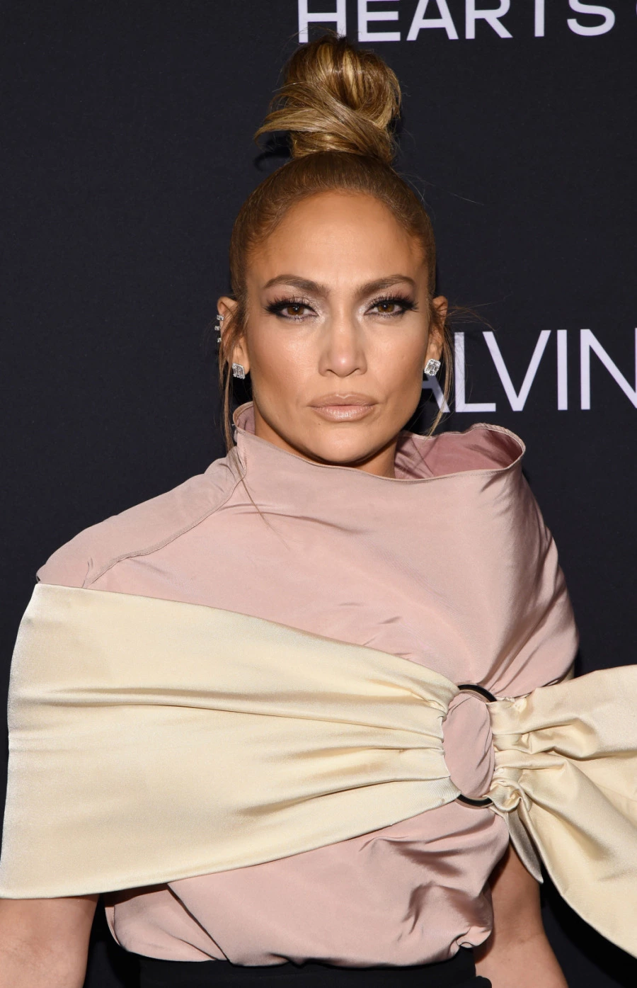 Jennifer Lopez'den Yeni Perçem İlhamı Jennifer Lopez'den Yeni Perçem İlhamı