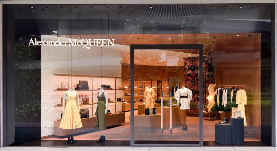Alexander McQueen Butiği Zorlu Center'da Açıldı Alexander McQueen Butiği Zorlu Center'da Açıldı