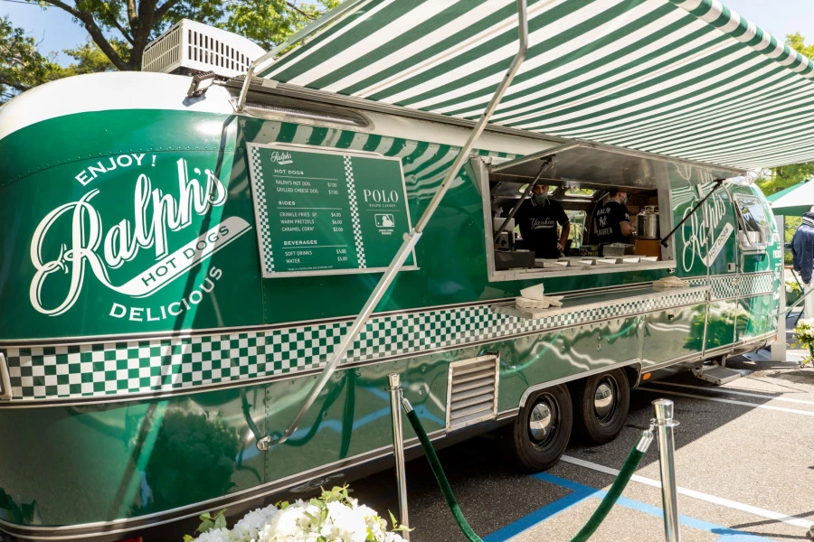 Ralph Lauren Dokunuşlu Hot Dog Karavanı Ralph Lauren