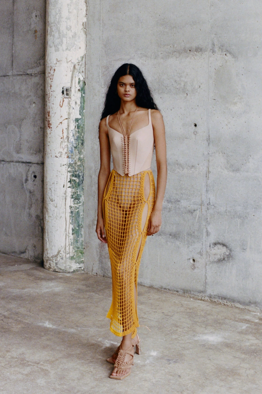 Viktoryenden Moderne Geçiş Dion Lee, korse