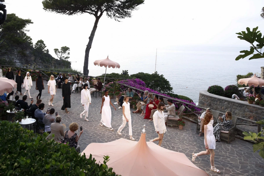 Farklı Bir Seyahat Hikayesi Max Mara 2022 Resort