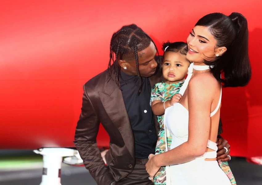 Kylie Jenner’dan Sürpriz Haber Kylie Jenner’dan Sürpriz Haber
