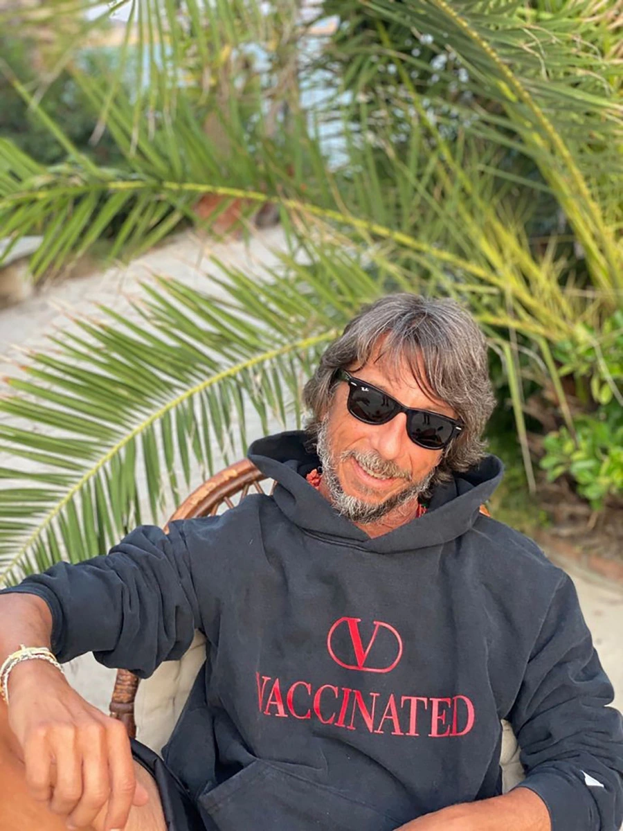 Valentino'dan Aşı Desteği Valentino'dan Aşı Desteği