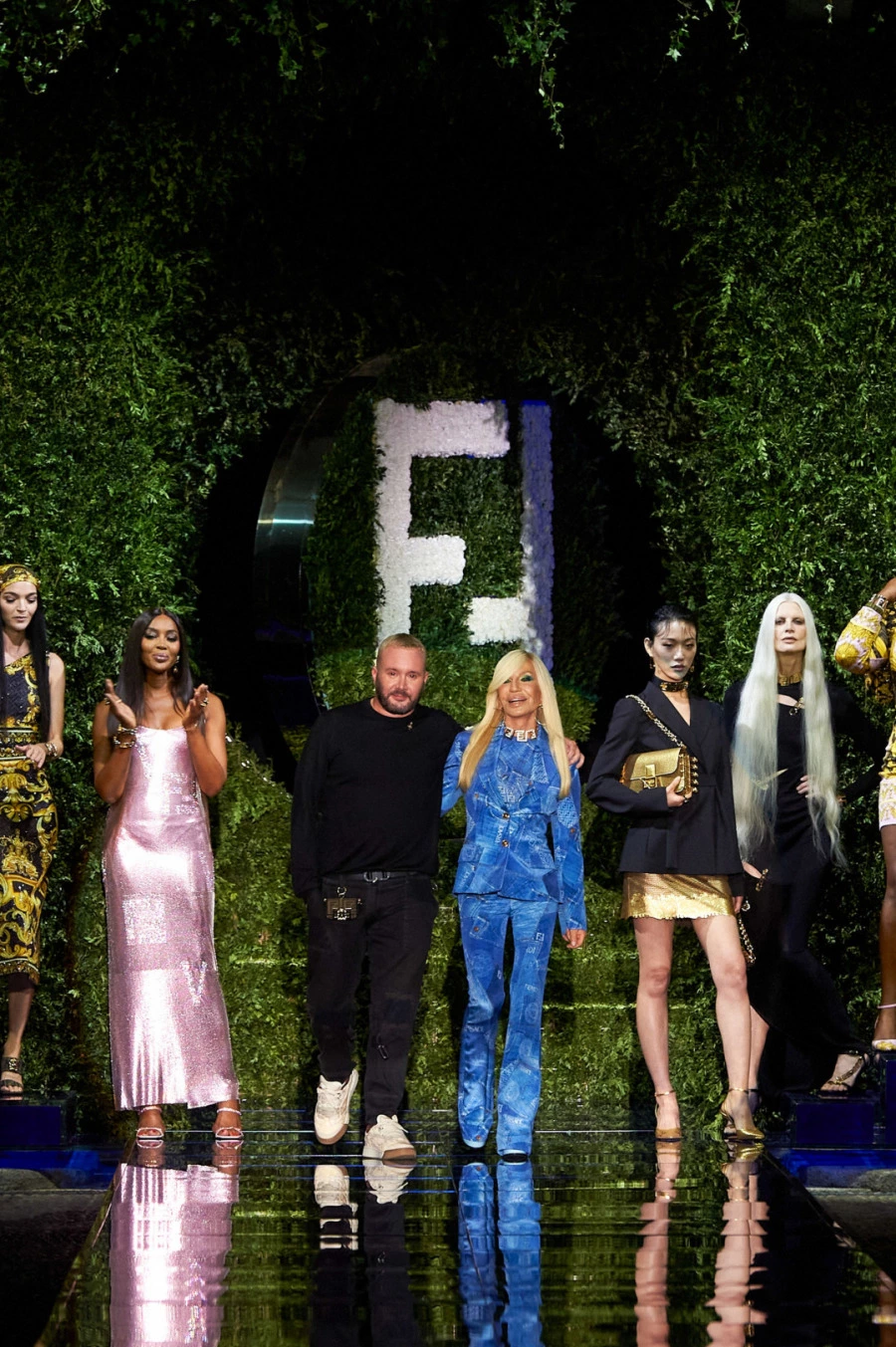 Arkadaşlar, İdoller ve Ustalar: Versace x Fendi Versace by Fendi