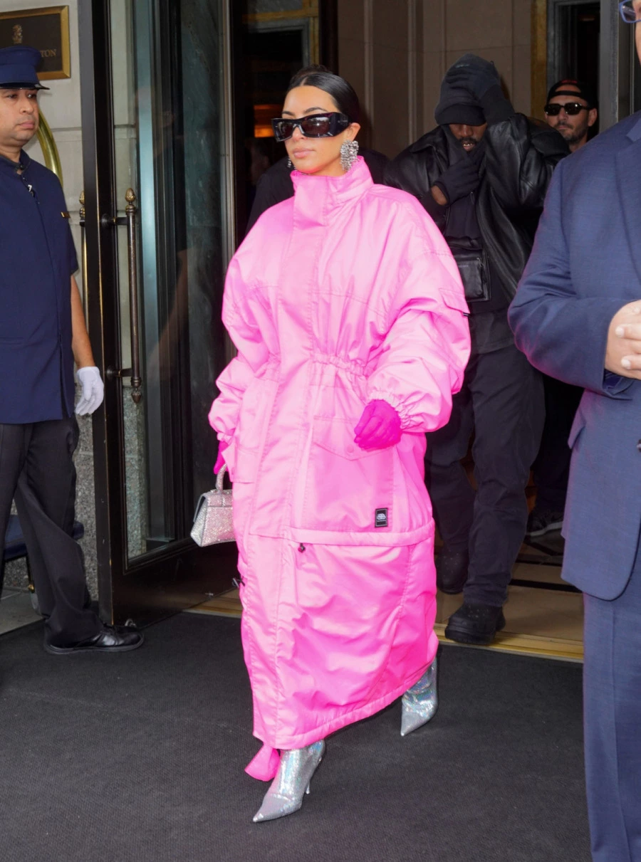 Kim Kardashian’ın Yeni Obsesyonu: Pembe Kim Kardashian