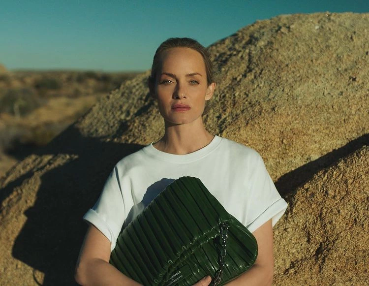 Amber Valetta