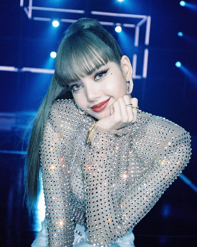 Blackpink Lisa’dan İlk Makyaj Koleksiyonu Lisa