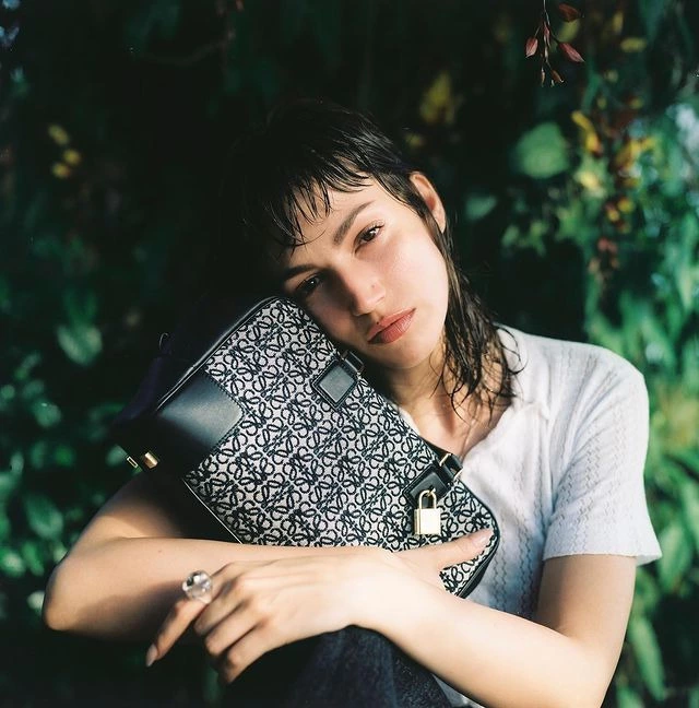 Loewe İkonik Çantası Amazona’ya Yeniden Hayat Veriyor Loewe